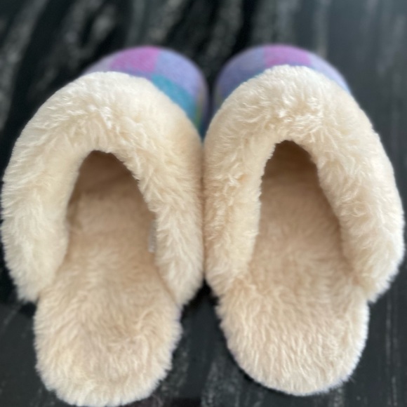 Lamo Pastel Slippers Size Small - Picture 3 of 4
